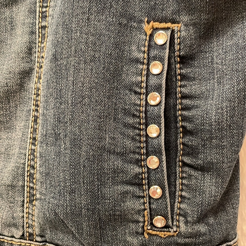 Earl Jean Studded Vest - Picture 6 of 9